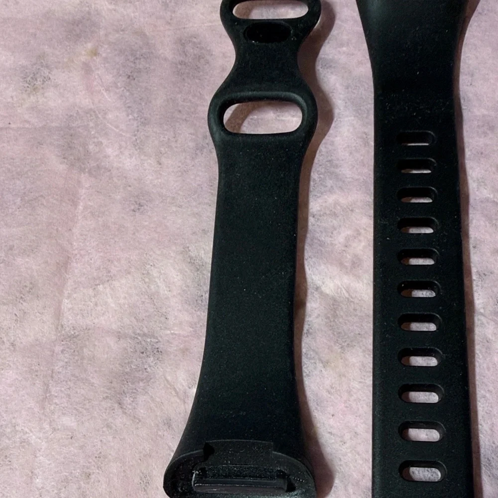 Black Silicone Watch Band for Fitbit